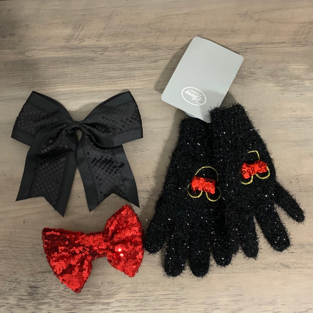 Girls Minnie Mouse gloves and Hair Bow Set